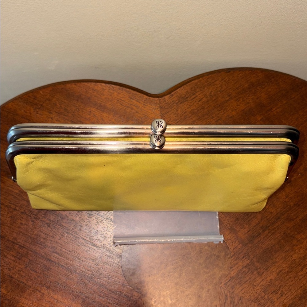 Hobo Clutch wallet double kiss lock openings for Cash cards ID +large pocket - Picture 3 of 15